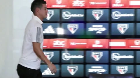 James Rodríguez presented with Sao Paulo: "It was a dream to be able to play her Vídeo Stock 247153682