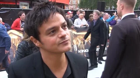 Jamie Cullum is interviewed at 'King of Thieves' premiere in London - 2018 Video stock 101205462