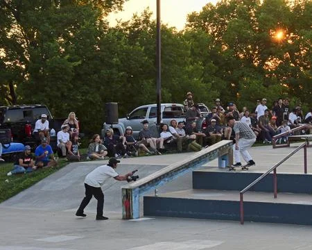 Jamie Thomas Setting Up for Ledge Trick Stock Photos