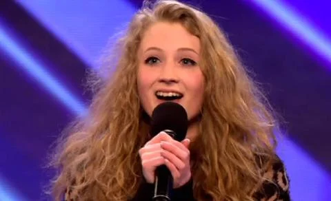  Janet Devlin on The X Factor - 20 August 2011 FAM42184 Copyright: x FAMOU... Stock Photos