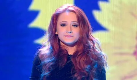  Janet Devlin on The X Factor - 26 November 2011 FAM43351 Copyright: x FAM... Stock Photos