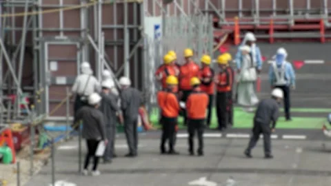 JAPAN : Blurred view of construction worker at the construction site. Vídeos de archivo 279364711