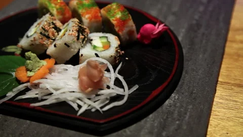 Japanese cuisine presentation on a table Vidéo 232917102