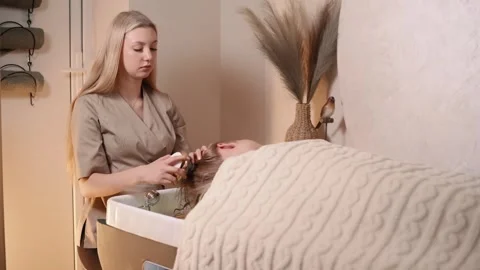 Japanese head spa treatment. Stock-Footage 342822158