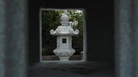 Japanese white stone lantern Vidéo 338397935