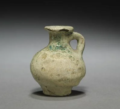 Jar, 1-200. Parthian, 1st-2nd Century. Terracotta; overall: 6.9 cm (2 11/16.. Fotos de archivo