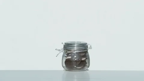 Jar with Oreo cookies exploding, Ultra Slow Motion 動画素材 86696904