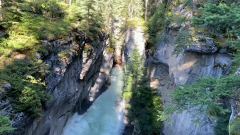 Jasper Canada Maligne River Flow - 60fps Video stock 141075446