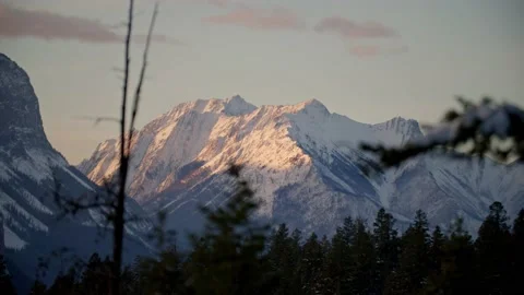 Jasper mountain landscape at sunset 库存影片 221949459