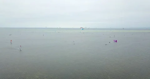 Jastarnia beach. Kitesurfing and windsurfing. 库存影片 133567341