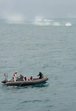 Java Sea (Jan. 4, 2015) The recovery team from the Arleigh Burke-class des... Stock-Fotos