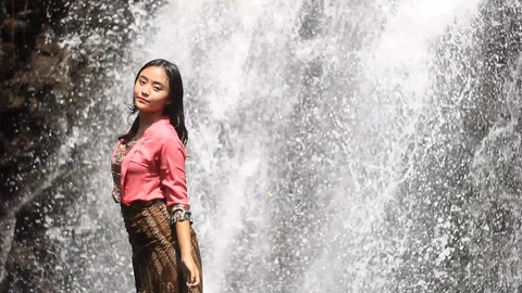 Javanese Girl Pose Stock Footage 113030724