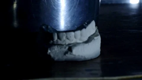 The Jaw in the dark 库存影片 73441057