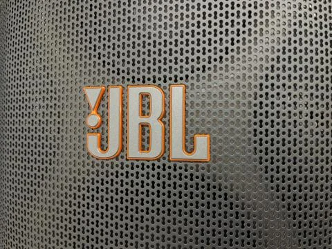 JBL Speaker Logo on Textured Surface Foto stock