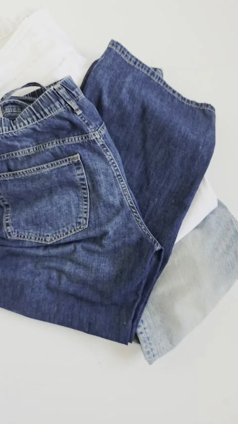 Jeans fall vertical video Stock Footage 340116341