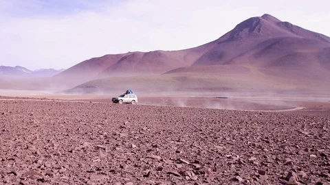 A Jeep in the desert Video stock 86758711
