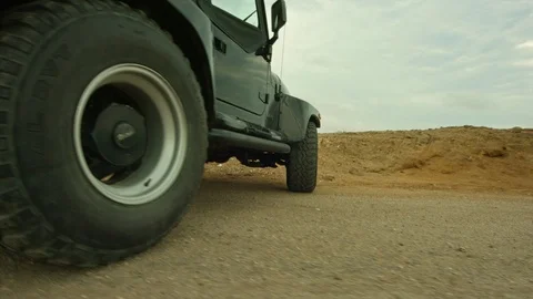 Jeep stands still Video stock 87140018