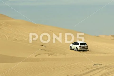 Jeeps traditional Safari Dune Bashing tourists Oman Ubar Desert Rub al Khali 10 Stock Photos