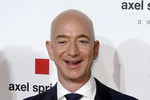  Jeff Bezos, AMAZON CEO, beim Axel-Springer-Award 2018 in Berlin, Roter Te... Fotos Stock