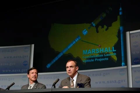 Jeff Hanley, Constellation Program Manager, right, and Scott J. Horowitz, N.. Foto stock