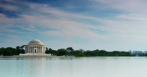Jefferson Memorial 4K from Across Tidal Basin Washington DC with Clouds Vidéo 66494591