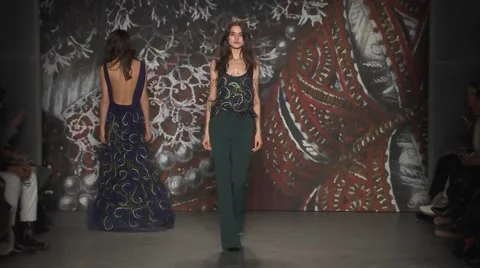 Jenny Packham Show Fall 2015 Collection NYFW 02 Video stock 57123850
