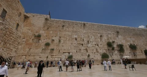 Jerusalem 4K Wailing wall wide pan 24P Stockbeeldmateriaal 41085176