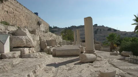 Jerusalem Old City Walls and Mount of Olives aka Mount Olivet cemetery 스톡 동영상 49646853