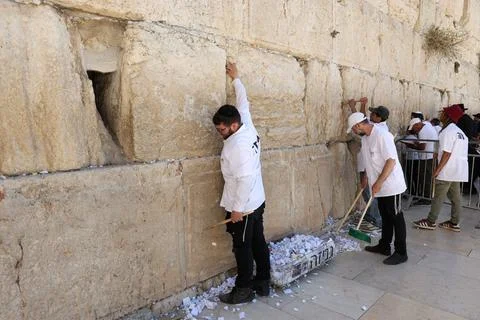 Jerusalem's Western Wall cleared of prayer notes ahead of Rosh Hashanah - 06 Sep 스톡 사진