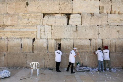 Jerusalem's Western Wall cleared of prayer notes ahead of Rosh Hashanah - 06 Sep 스톡 사진