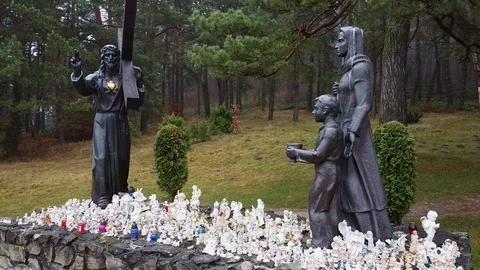 Jesus Christ statue in forest Stock Footage 120424032
