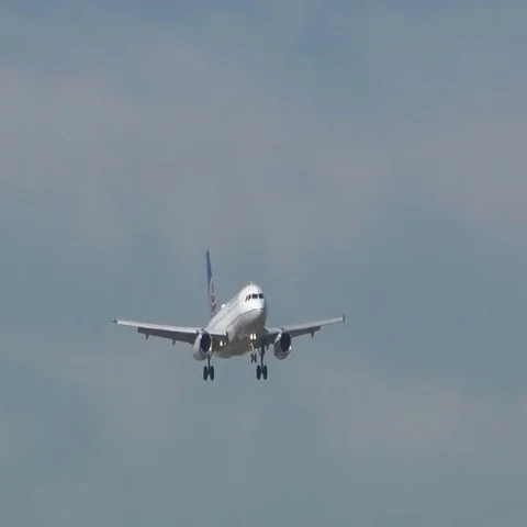 Jet airplane approaching Stock Footage 69494028