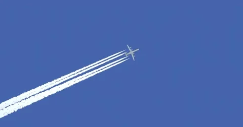 Jet airplane with trail Video stock 40472400