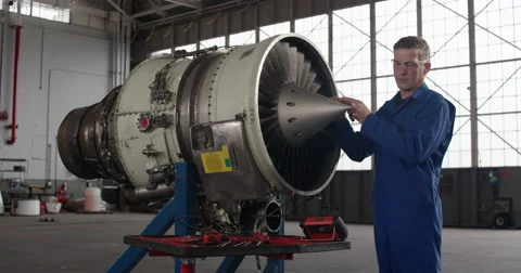 Jet Engine Repair 4K Vídeos de archivo 61276158