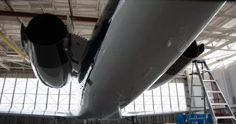 Jet Engine Repair 4K Vídeos de archivo 61277587