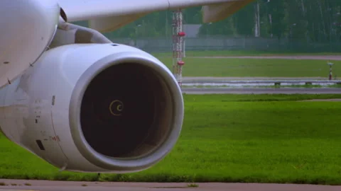 Jet engine on the runway Video stock 93623119