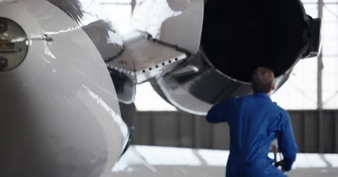 Jet Engine Wing Repair 4K Vídeos de archivo 61275595