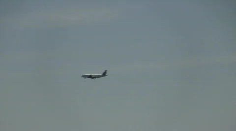 Jet Landing flying by Video stock 539855