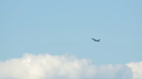 Jet plane flying and rotating on Saint-Tropez's sky during the Bleuciel airshow Vidéo 60363264