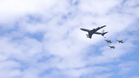 Jet planes in tel aviv beach 库存影片 124639739