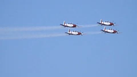 Jet planes in tel aviv beach 库存影片 124640993