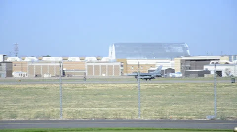 Jet on runway 库存影片 26937746