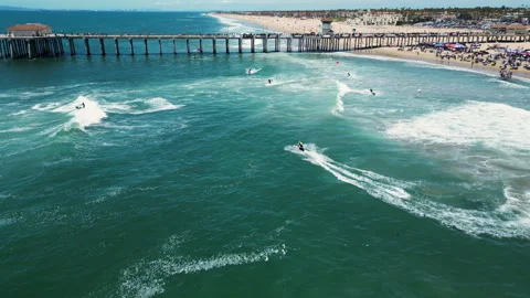 Jet Ski Competition with Waves 動画素材 241204433