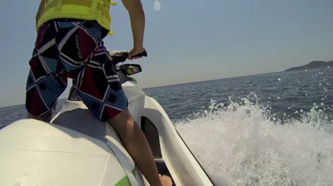 Jet ski driver standing back view Vidéo 29960192