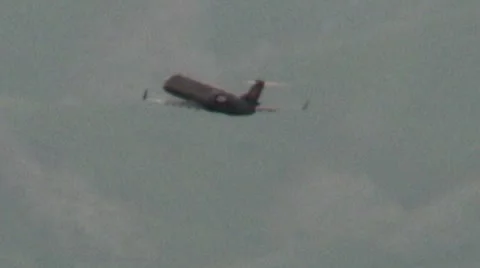 Jet Takes Off out of the salt lake airport Stock Footage