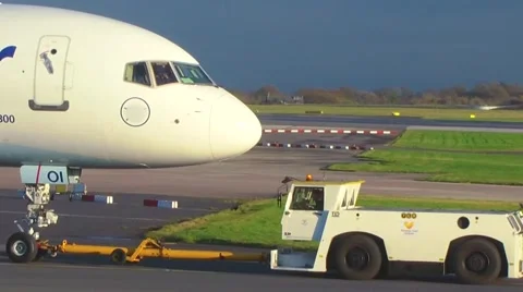 Jet towed with cabin crew Video stock 45884371
