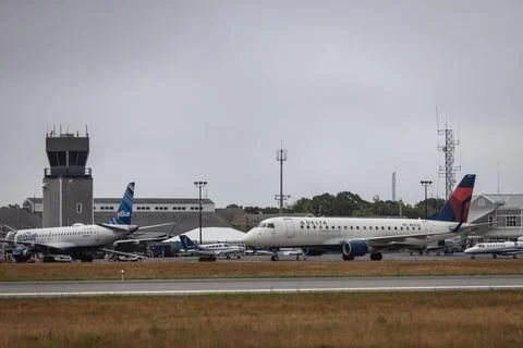 JetBlue Airways, Cape Air and Delta Airlines planes at Martha's Vineyard airport Stock Photos