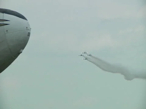 Jets flying in formation Stock Footage 45662131