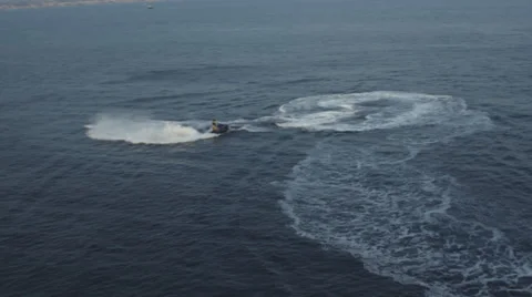 Jetski doing Tricks - Helicopter View Vídeo Stock 39701459