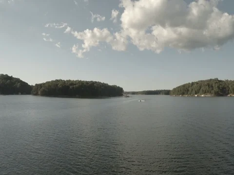 Jetski on Lake Видео 77612610